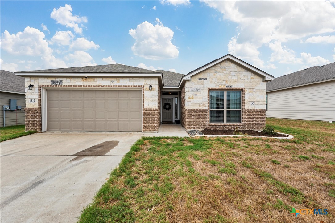 1332 Lakeway Crossing Drive Property Photo