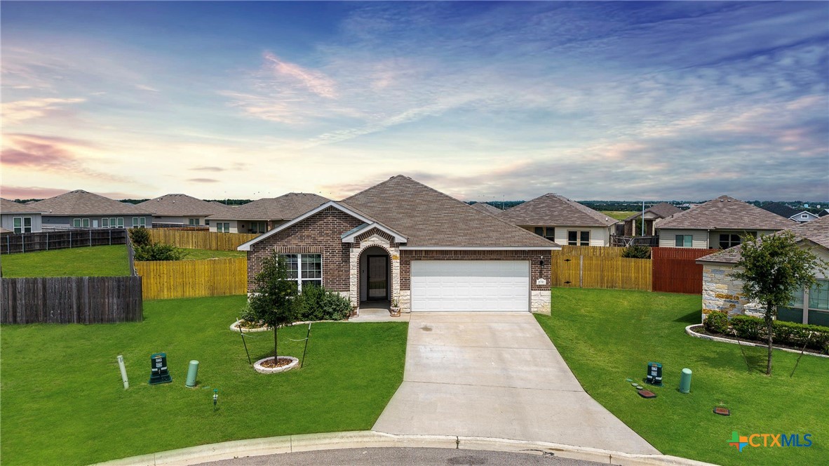 1041 Lakeway Crossing Drive Property Photo
