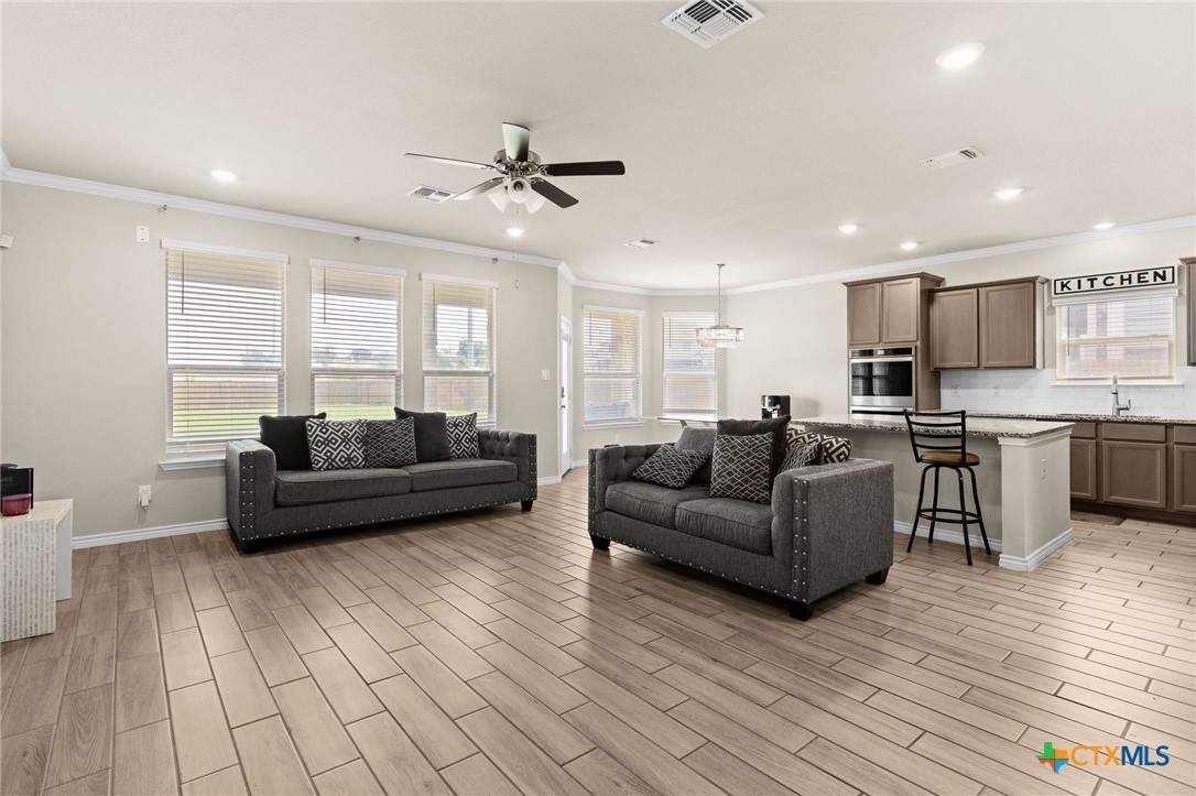 1203 Roma Street Property Photo 6