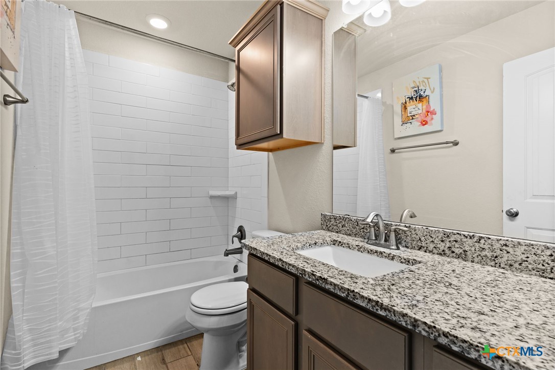 1203 Roma Street Property Photo 24