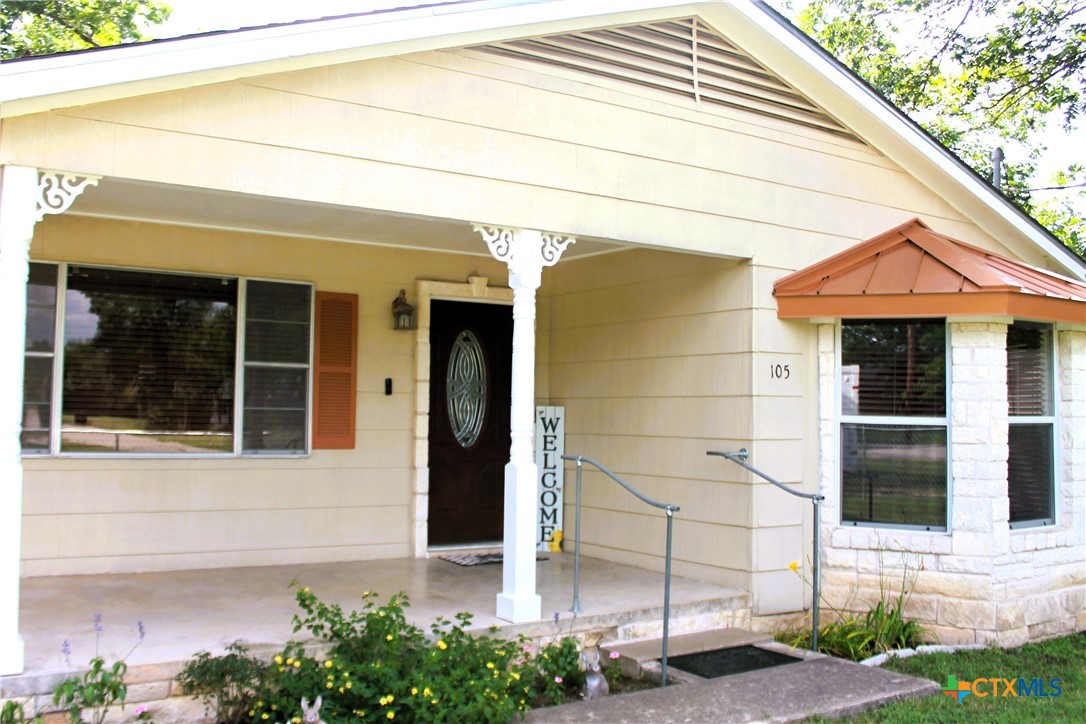 105 West Avenue Property Photo 1