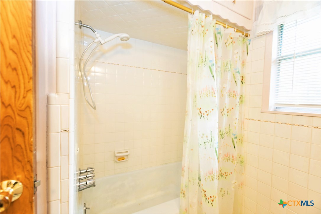 3206 Shady Hill Drive Property Photo 12