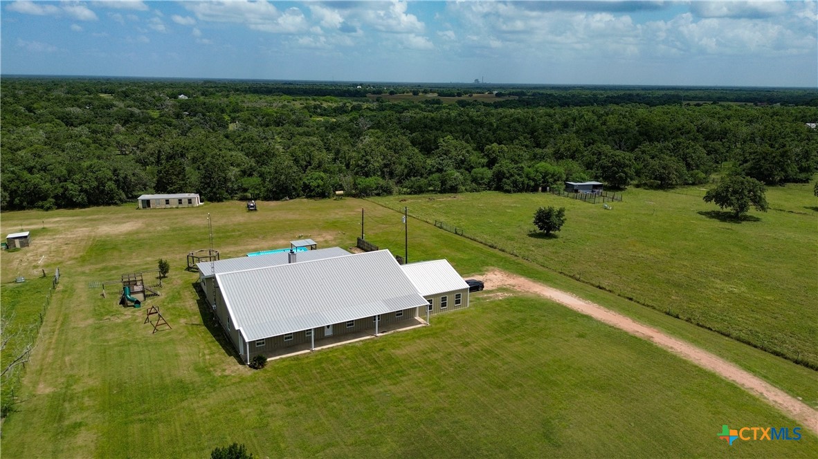 9795 Fm 622 Property Photo 2
