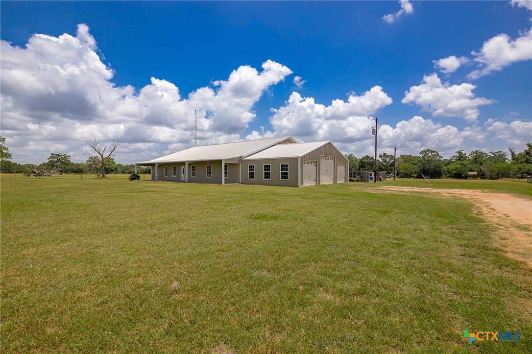 9795 Fm 622 Property Photo 4