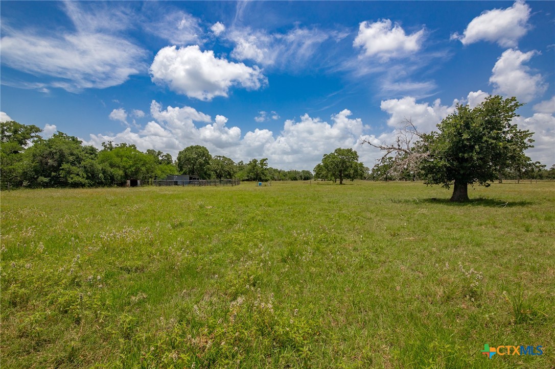 9795 Fm 622 Property Photo 5