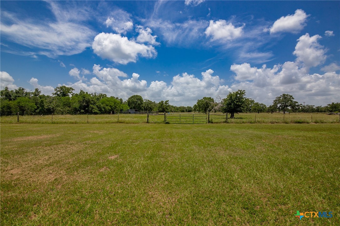 9795 Fm 622 Property Photo 6