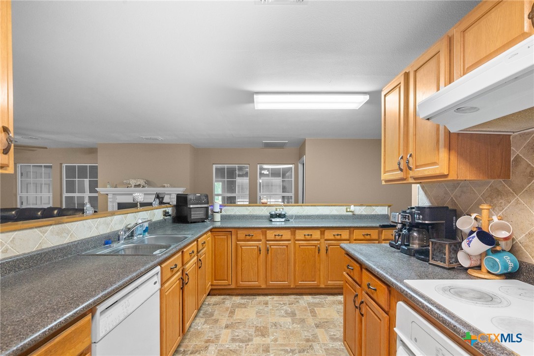 9795 Fm 622 Property Photo 14