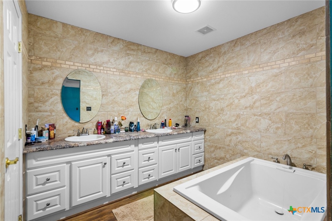 9795 Fm 622 Property Photo 17