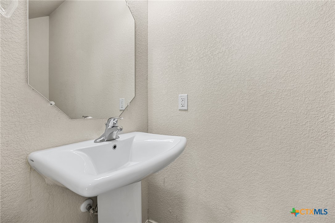 5920 Stonehaven Drive Property Photo 30