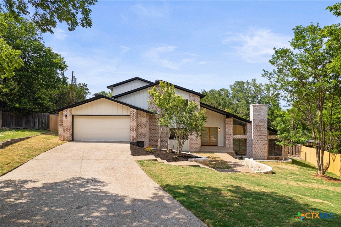 910 Cliffside Drive Property Photo 1
