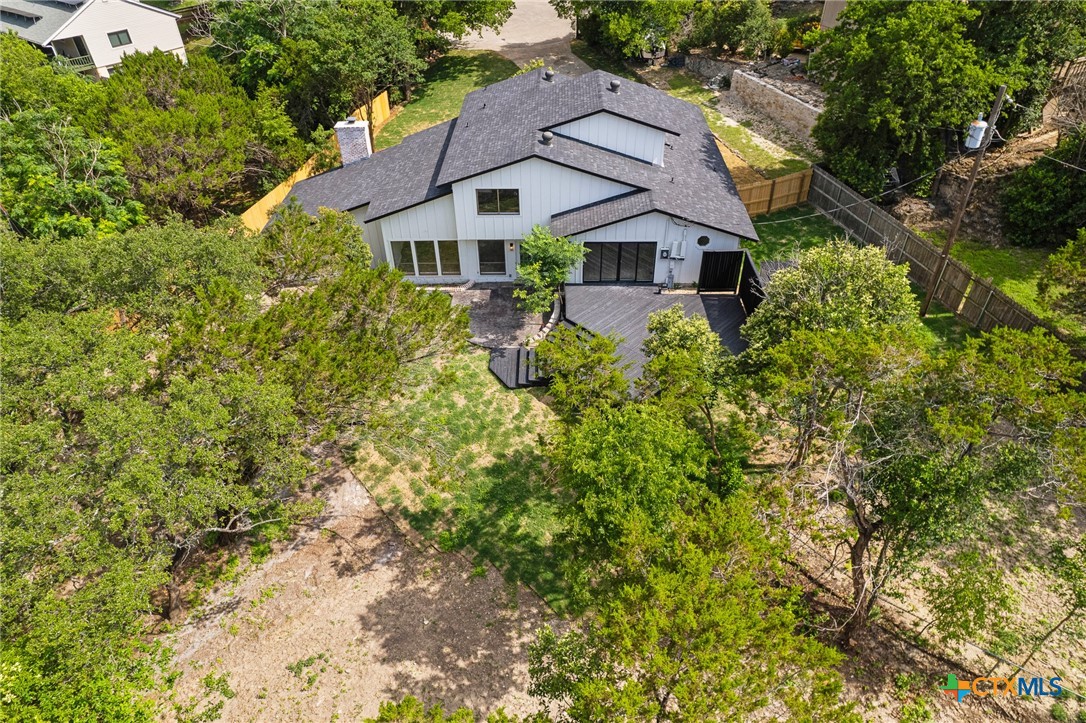 910 Cliffside Drive Property Photo 7