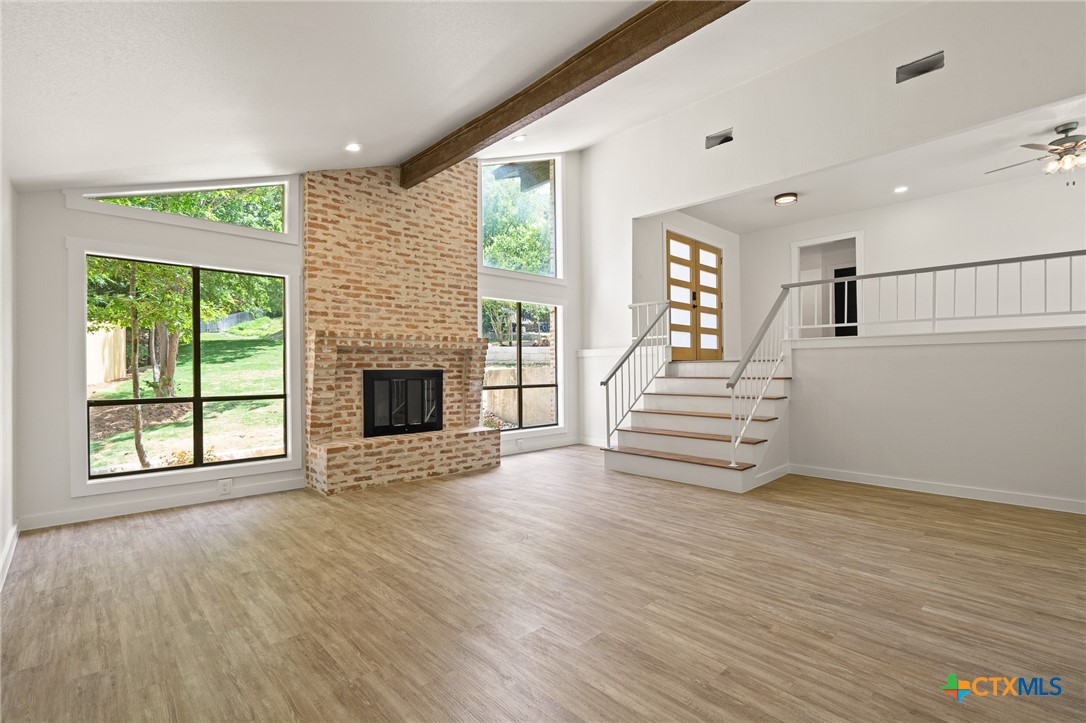 910 Cliffside Drive Property Photo 10