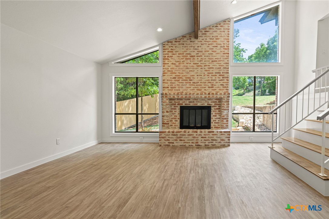 910 Cliffside Drive Property Photo 11