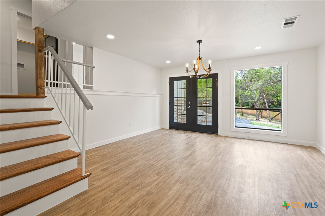 910 Cliffside Drive Property Photo 12
