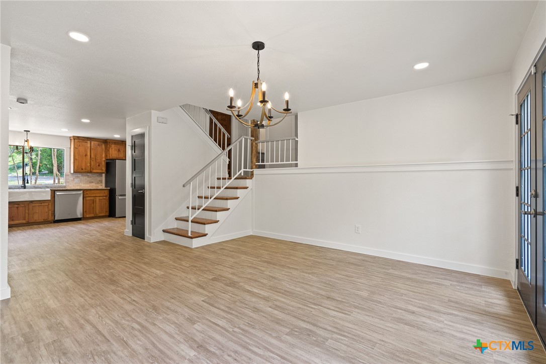 910 Cliffside Drive Property Photo 15