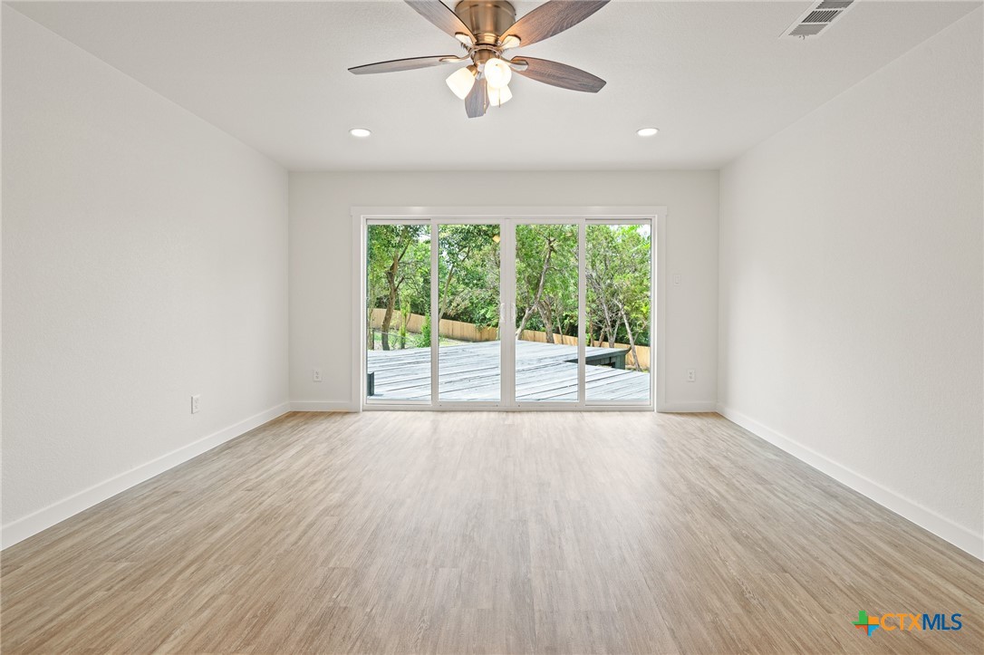 910 Cliffside Drive Property Photo 19
