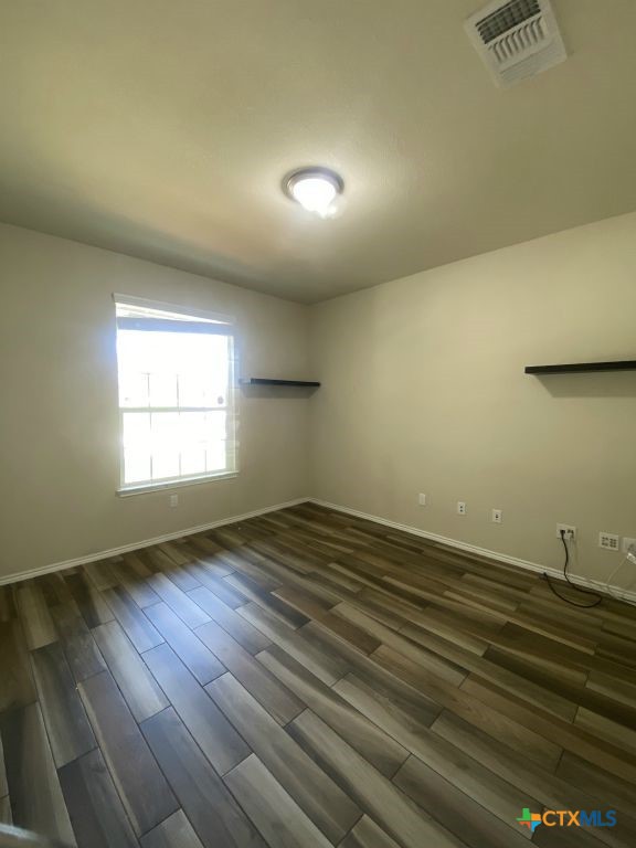 3504 Lorne Drive Property Photo 3