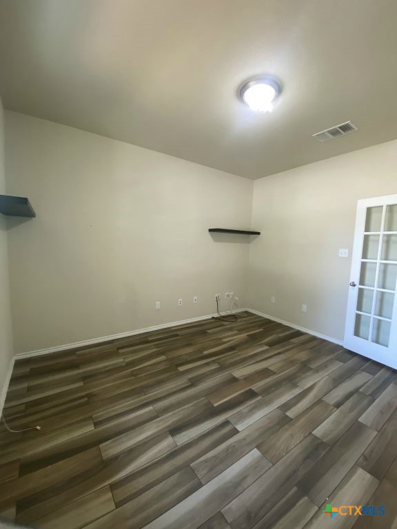 3504 Lorne Drive Property Photo 4
