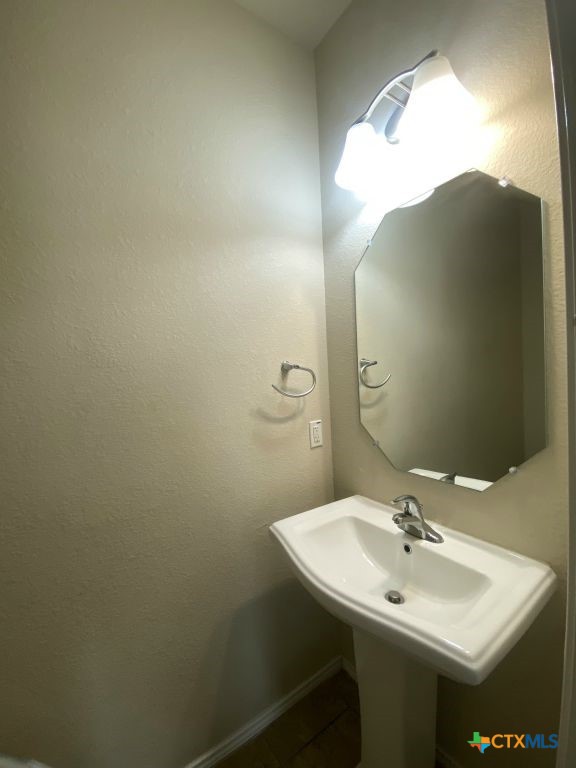 3504 Lorne Drive Property Photo 7