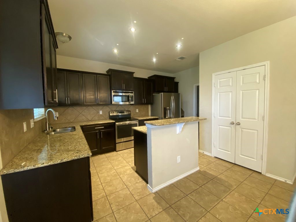 3504 Lorne Drive Property Photo 13
