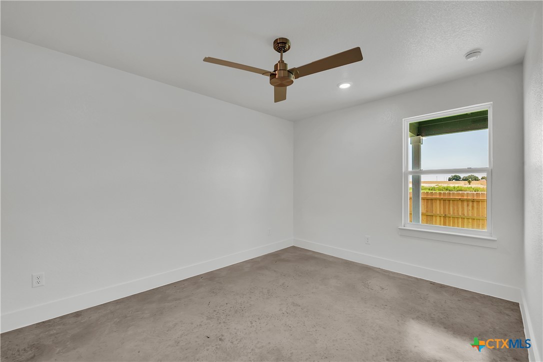 1122 College Avenue Property Photo 8
