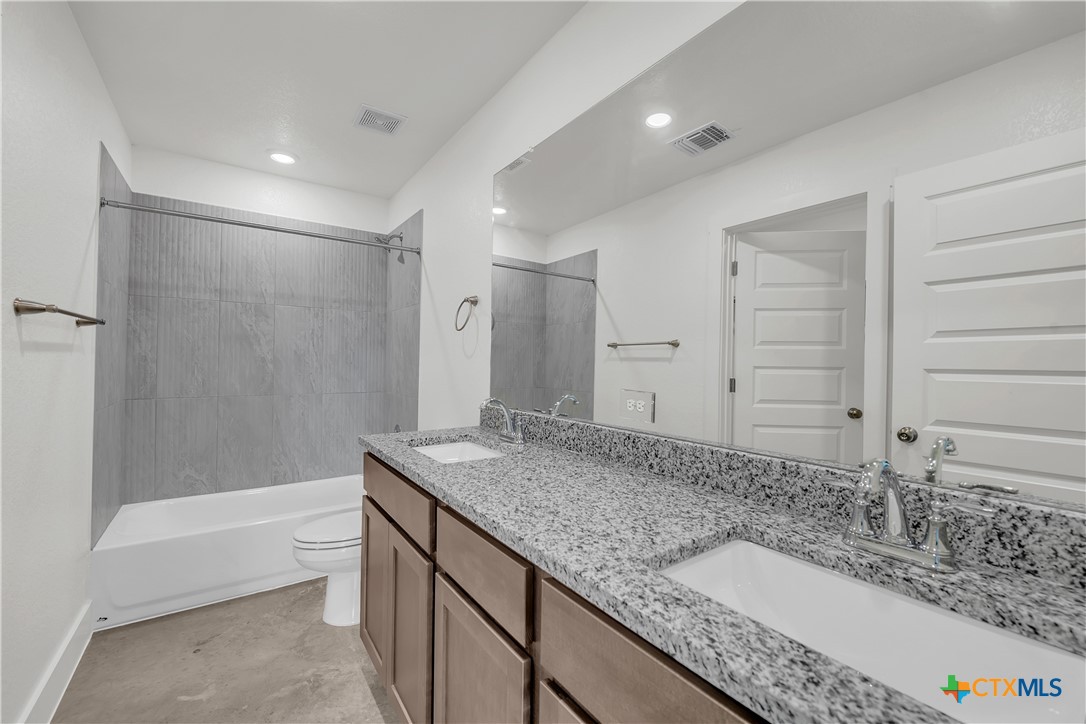 1122 College Avenue Property Photo 9
