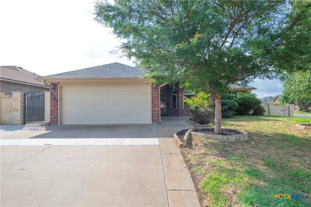 4700 Aurora Circle Property Photo 1
