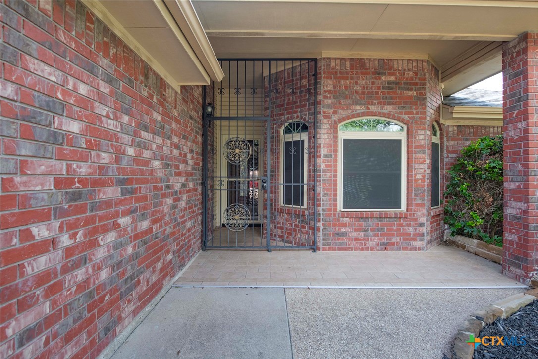 4700 Aurora Circle Property Photo 3
