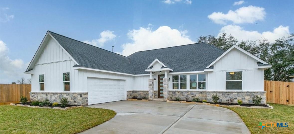 223 River Tree Drive Property Photo 1