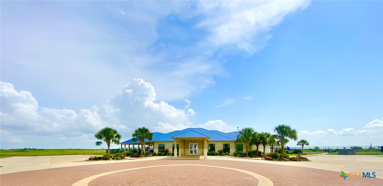 2936 Hammock Court Property Photo 4
