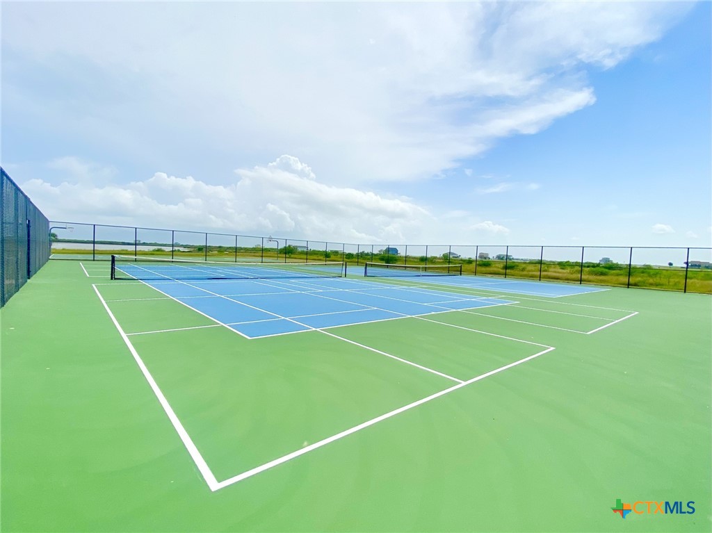 2936 Hammock Court Property Photo 8