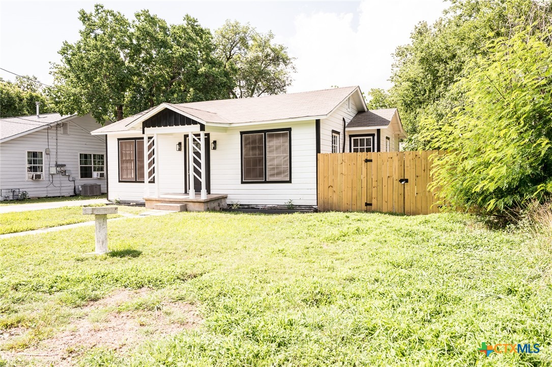 1004 Buena Vista Avenue Property Photo 1