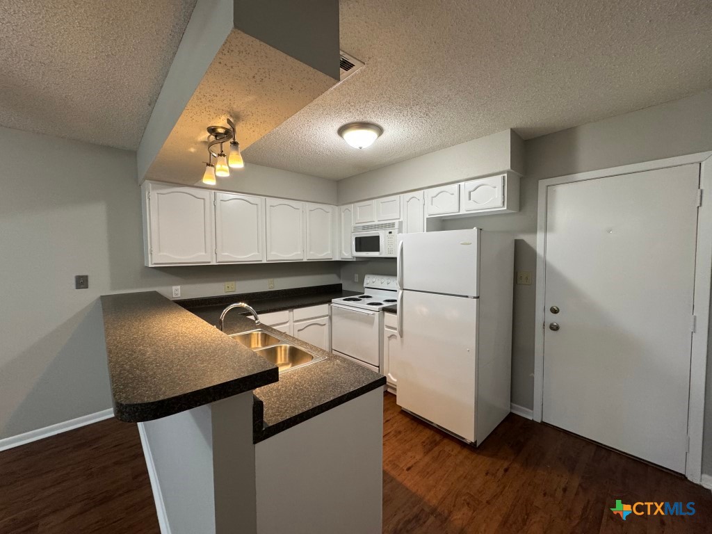 2112 E Airline Road Property Photo 8