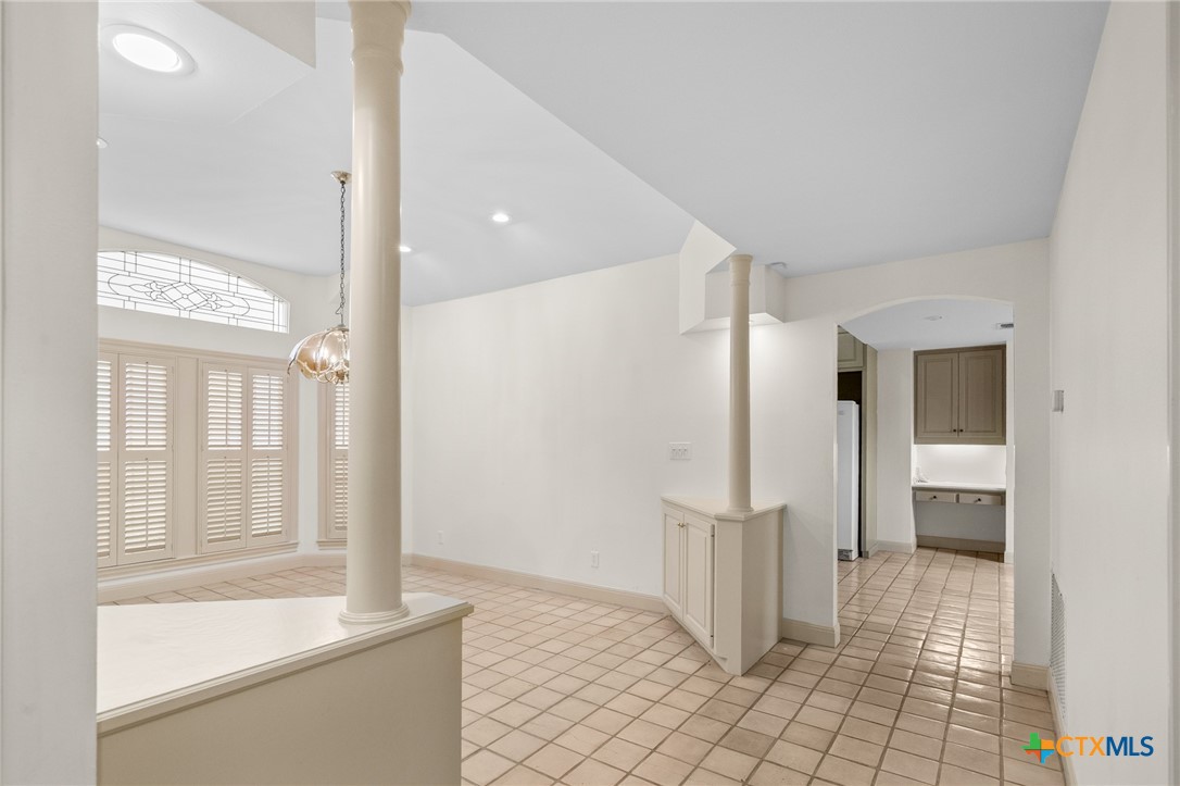 6009 Country Club Dr Property Photo 6