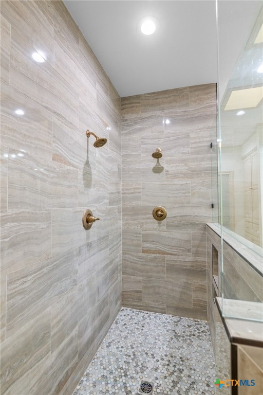 6009 Country Club Dr Property Photo 23