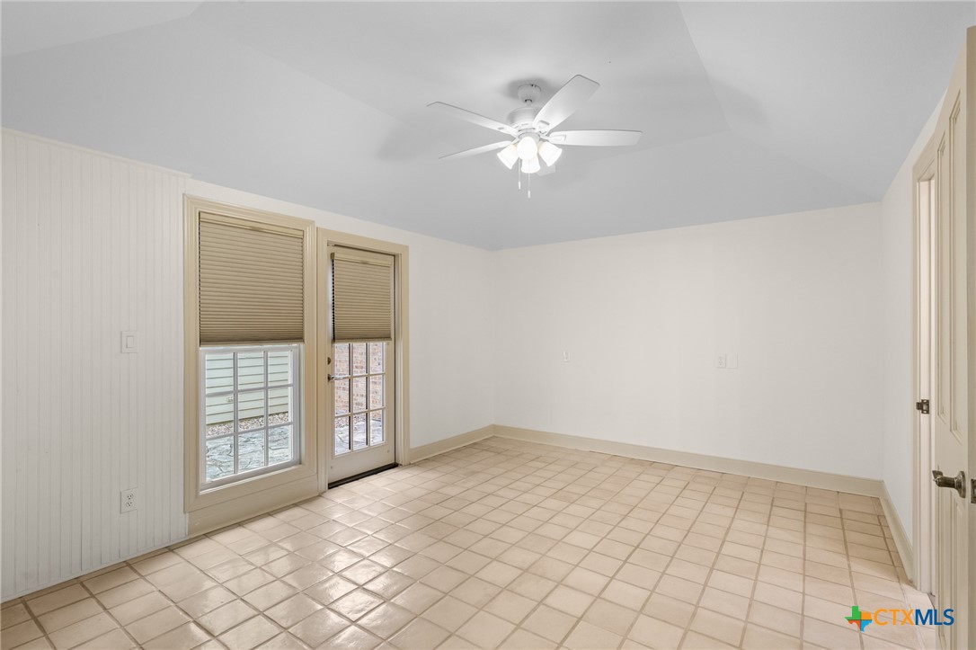 6009 Country Club Dr Property Photo 26