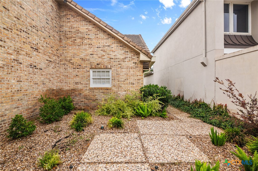 6009 Country Club Dr Property Photo 37
