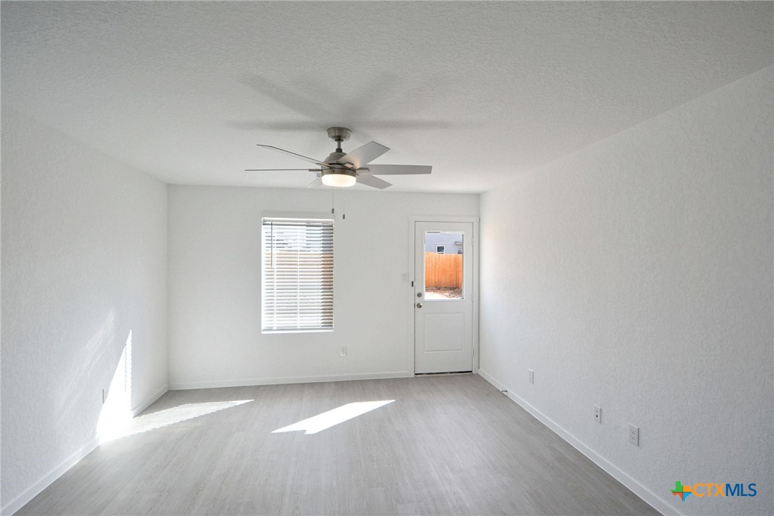 11559 Field Briar Property Photo 7