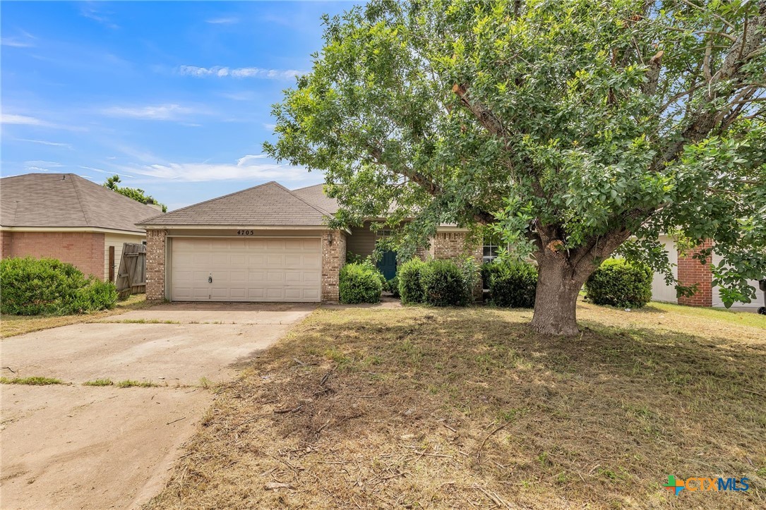 4705 High Pointe Drive Property Photo 1