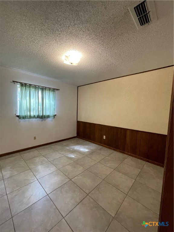 508 Tower Street Property Photo 4