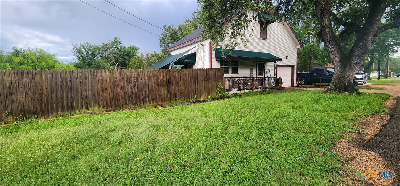 1123 N Beal Street Property Photo 2