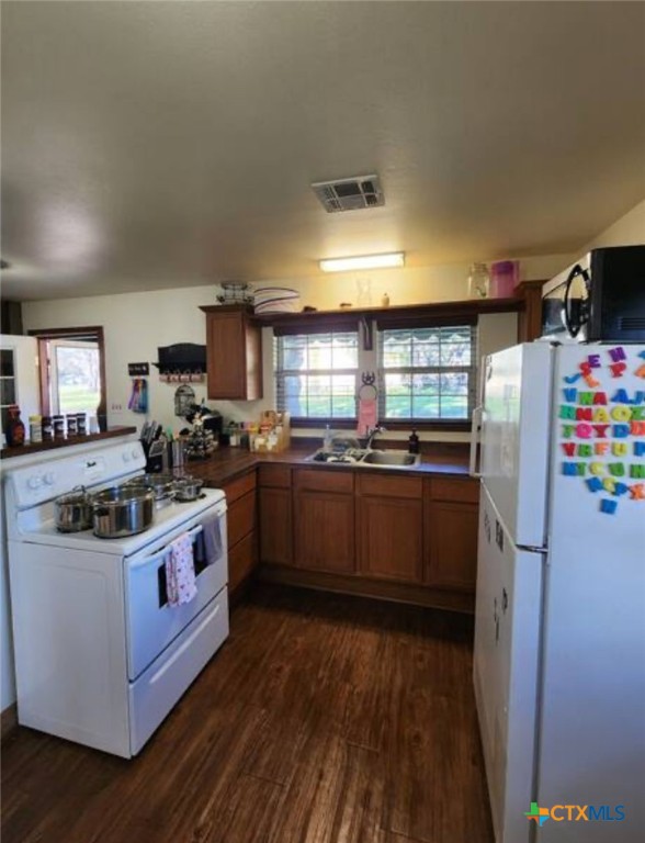 1123 N Beal Street Property Photo 7