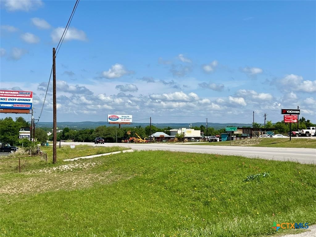 1698 S Us 281 Highway Property Photo 2