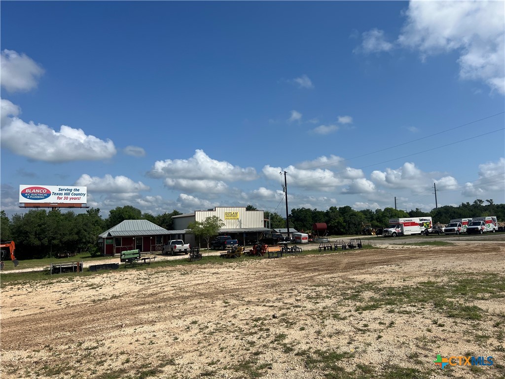 1698 S Us 281 Highway Property Photo 7