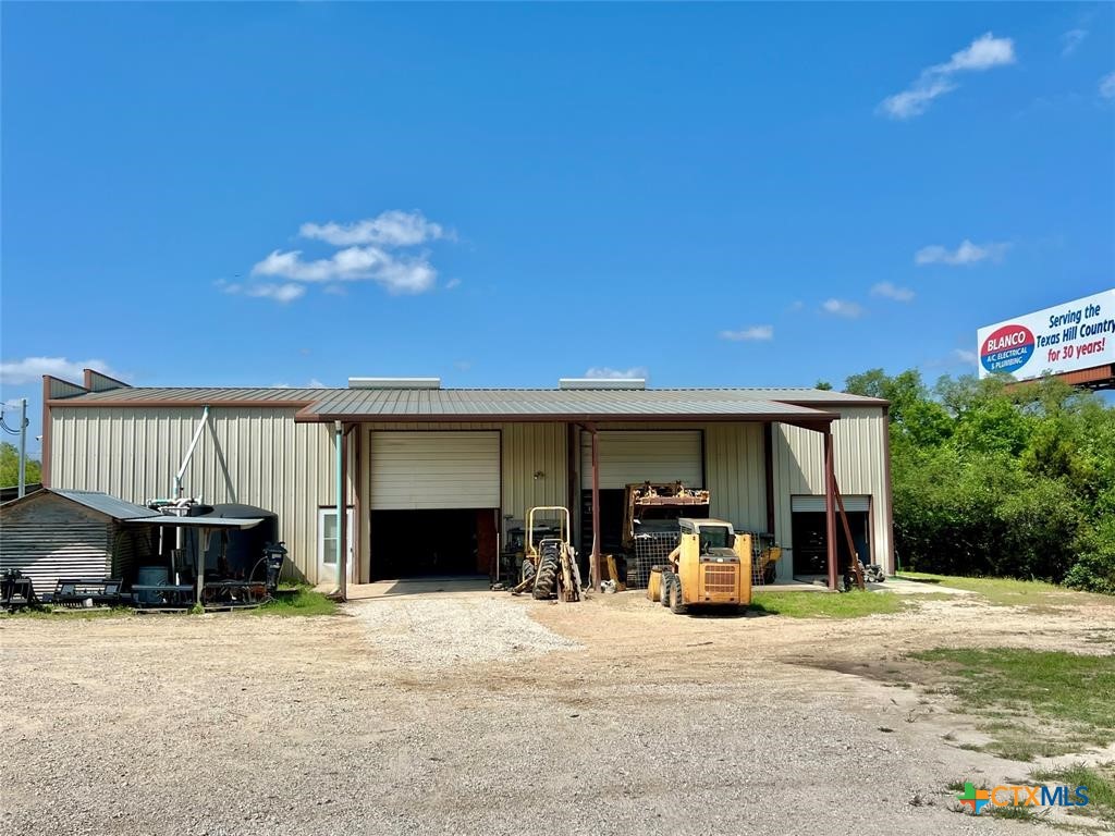 1698 S Us 281 Highway Property Photo 10