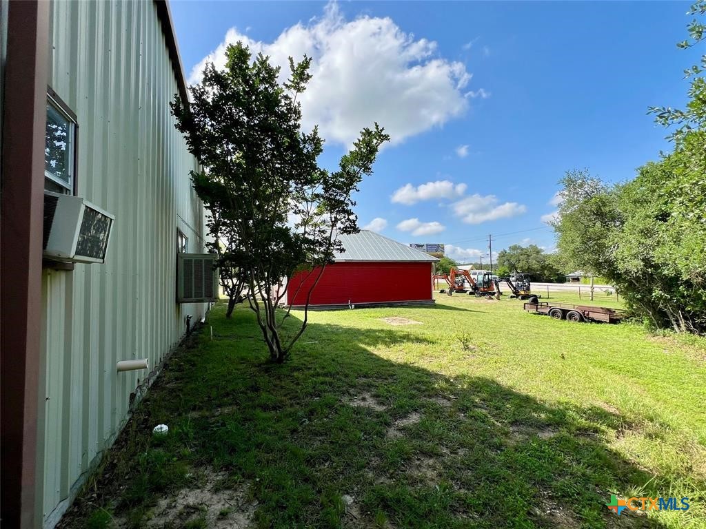 1698 S Us 281 Highway Property Photo 11