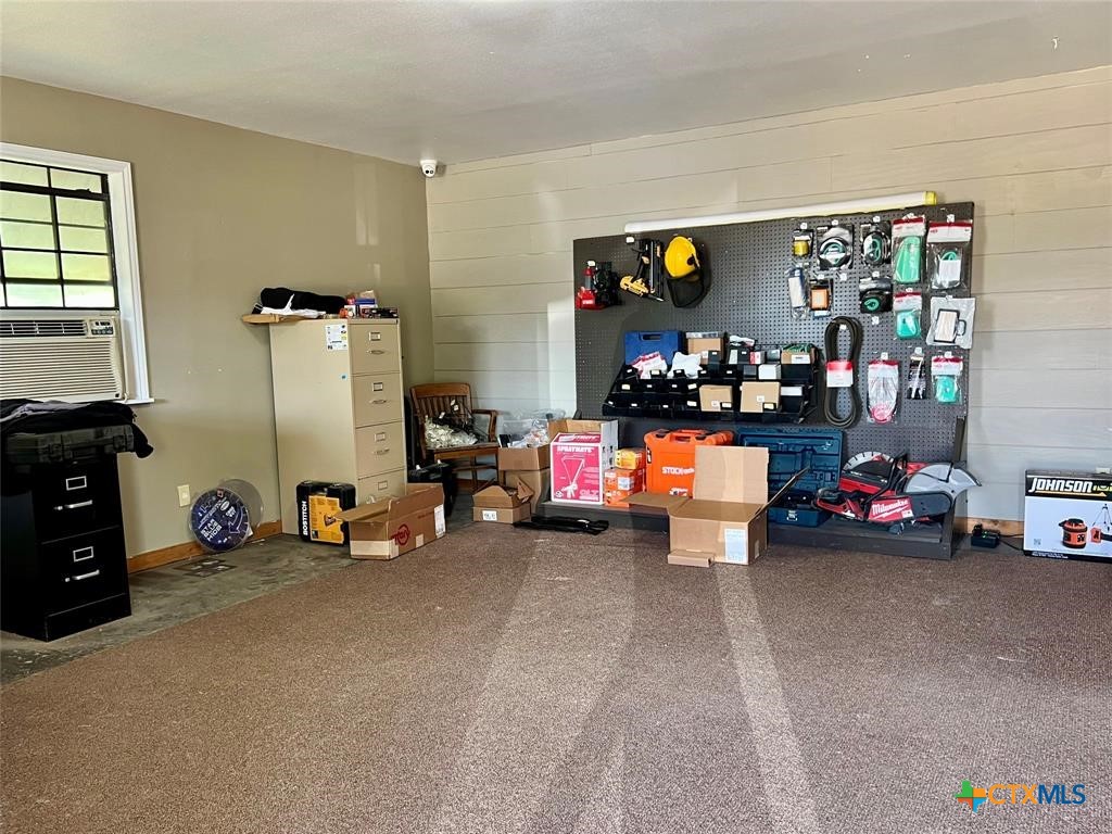 1698 S Us 281 Highway Property Photo 16