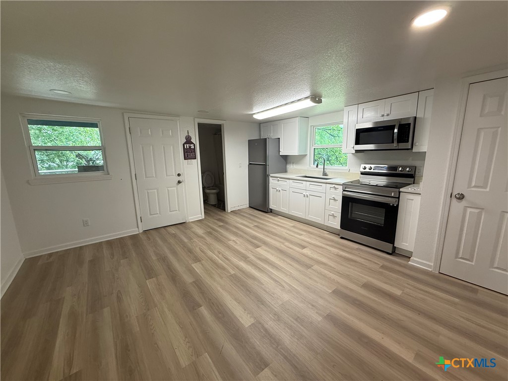 1007 Hackberry Street C Property Photo 2