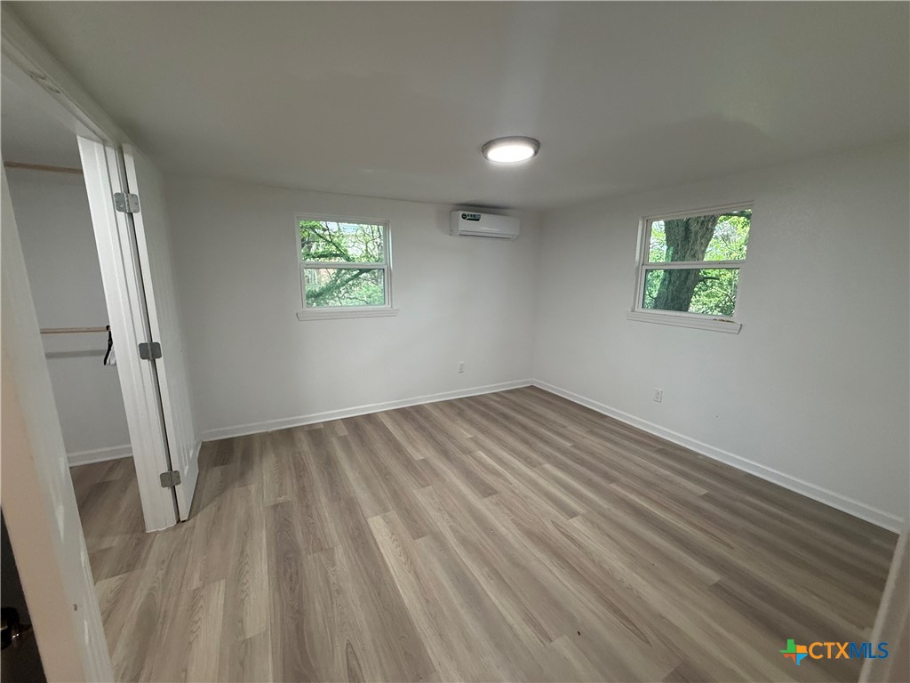 1007 Hackberry Street C Property Photo 6