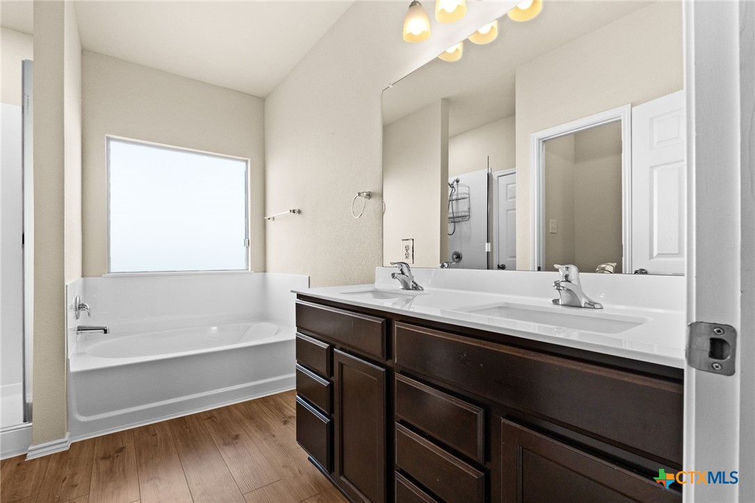2613 Creekside Hills Boulevard Property Photo 16